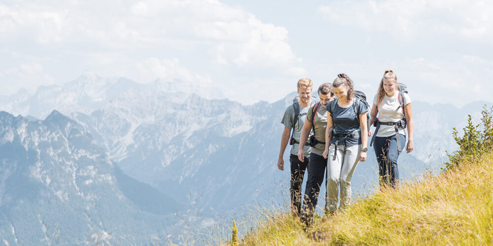 Bergfreunde auf Hüttenwanderung