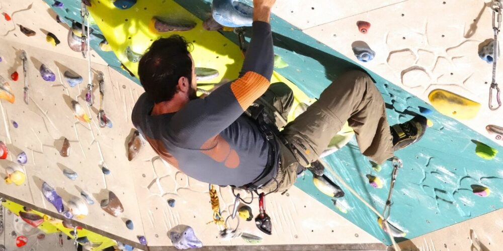 climb-g9f02167a3_1920